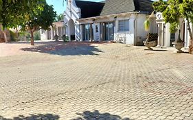 Kariega Apartments - 4 Graaff-Reinet Rd